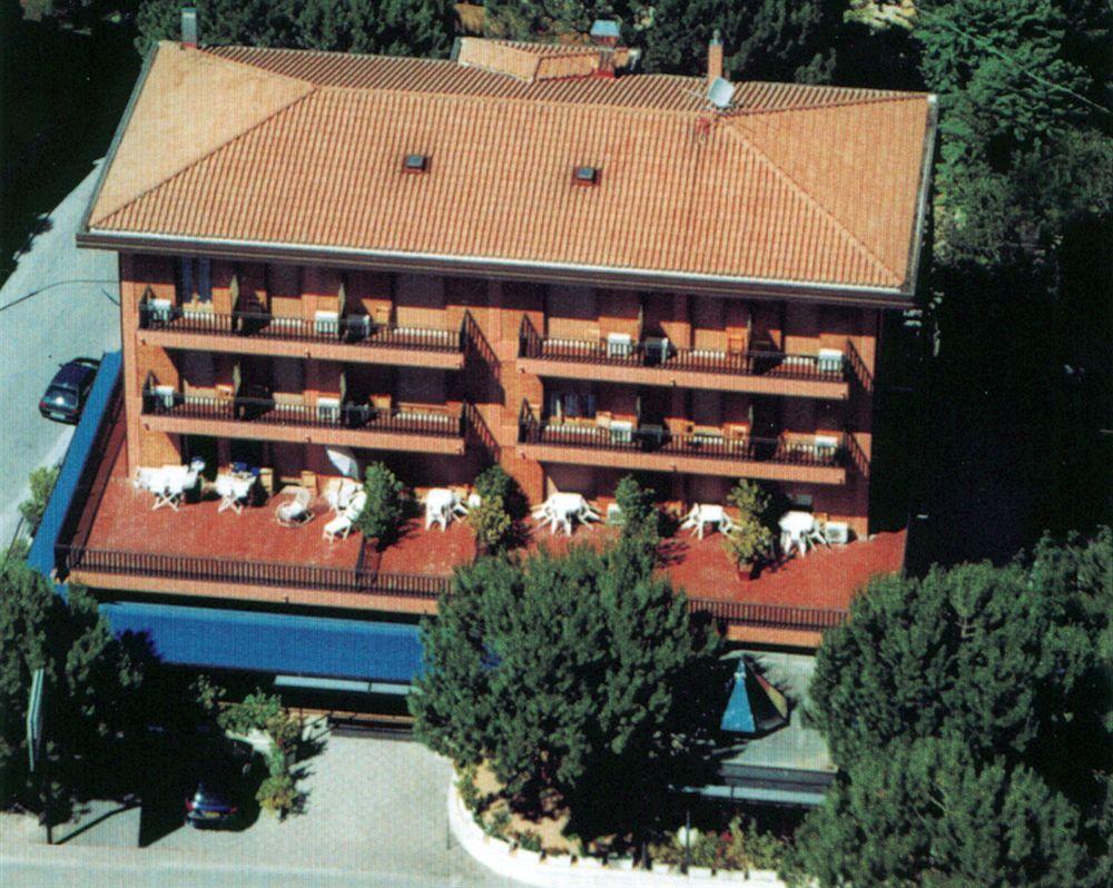 פסיניאנו סול טרסימנו Hotel La Vela מראה חיצוני תמונה