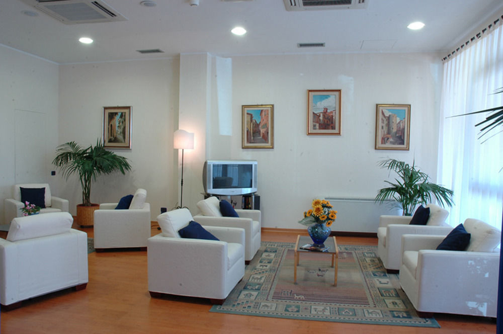 פסיניאנו סול טרסימנו Hotel La Vela מראה חיצוני תמונה